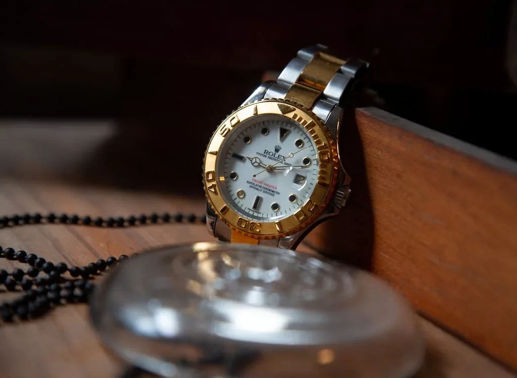 Rolex Saat Satarken Dikkat Etmeniz Gerekenler: Saat Ekspertizi Rehberi